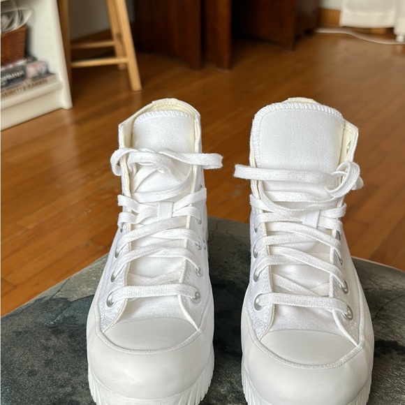 SOLD White converse size 6.5 - Picture 3 of 5